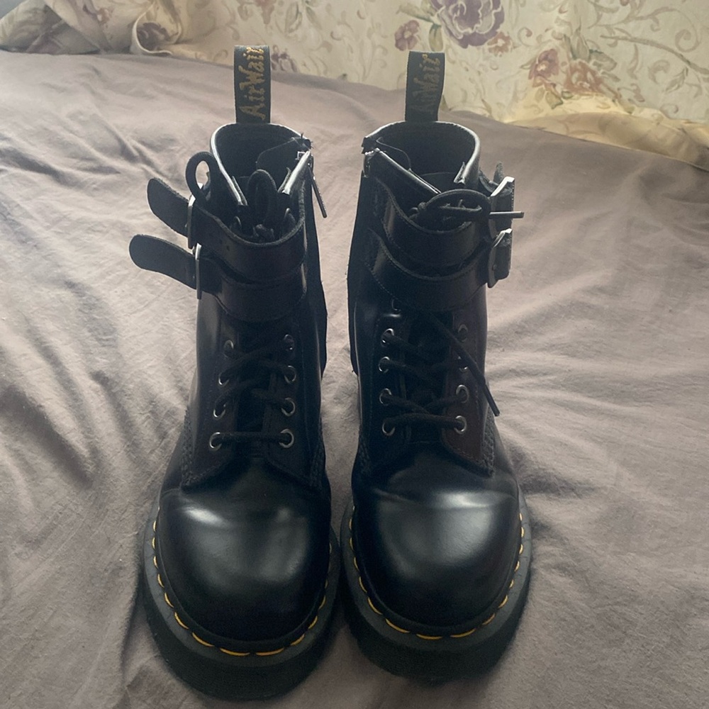 Womens Dr. Martens 1460 8-Eye Bex